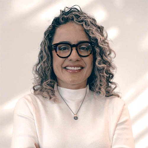 KAREN MEDINA